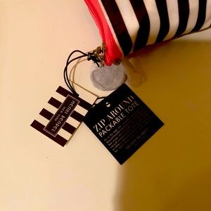 With Tags Henri Bendel Zip Around Packable Tote